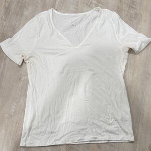 a new day Women's White V-Neck Short Sleeve Tee